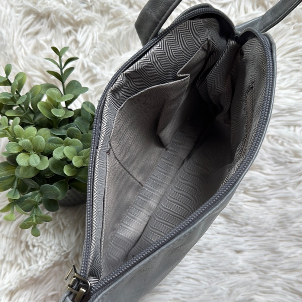 Boutique Faux Leather Wristlet 💗 Gray - Picture 9 of 11